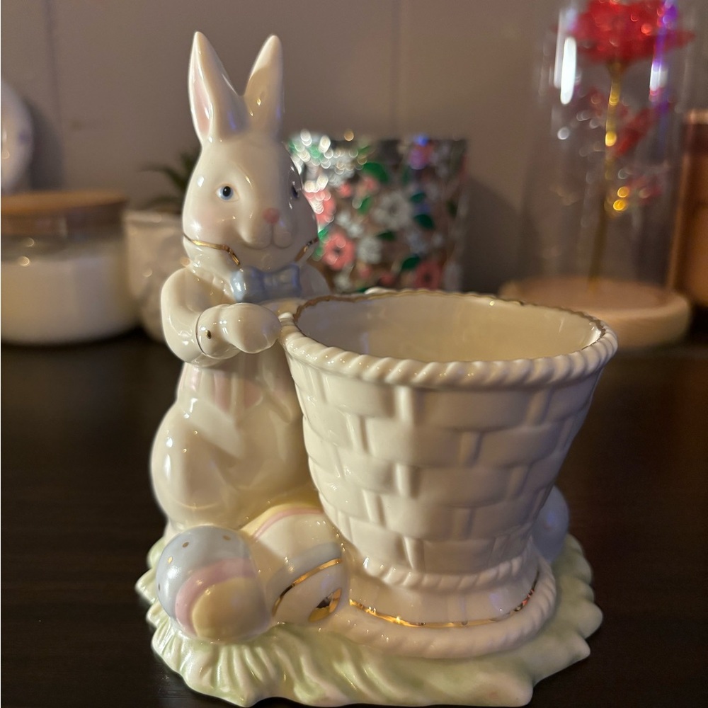 Lenox Easter decorative peice